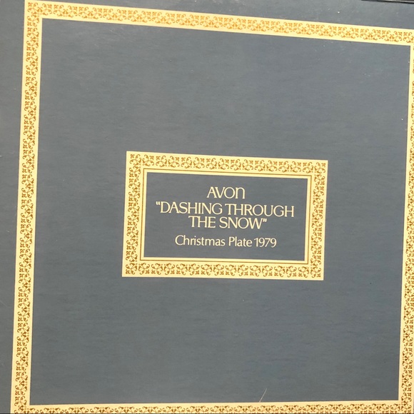 Avon Vintage 1979 Wedgwood Christmas Plate. - Picture 5 of 5